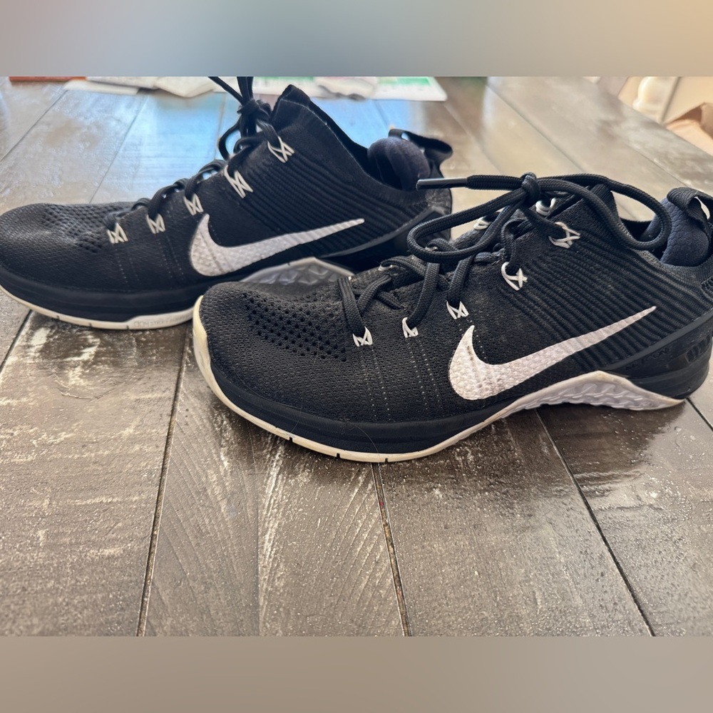 NIKE Metcon‎ DSK Flyknit 2 Women US 8 Black White Running Shoes